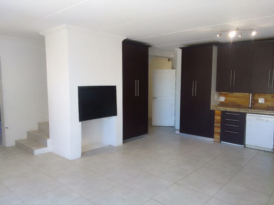 To Let 4 Bedroom Property for Rent in Gordons Bay Central Western Cape